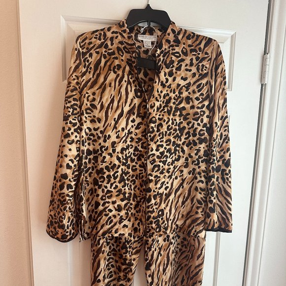 LUXE MORGAN TAYLOR INTIMATES LEOPARD SILKY PAJAMA SET WOMEN Size Medium - Picture 10 of 11